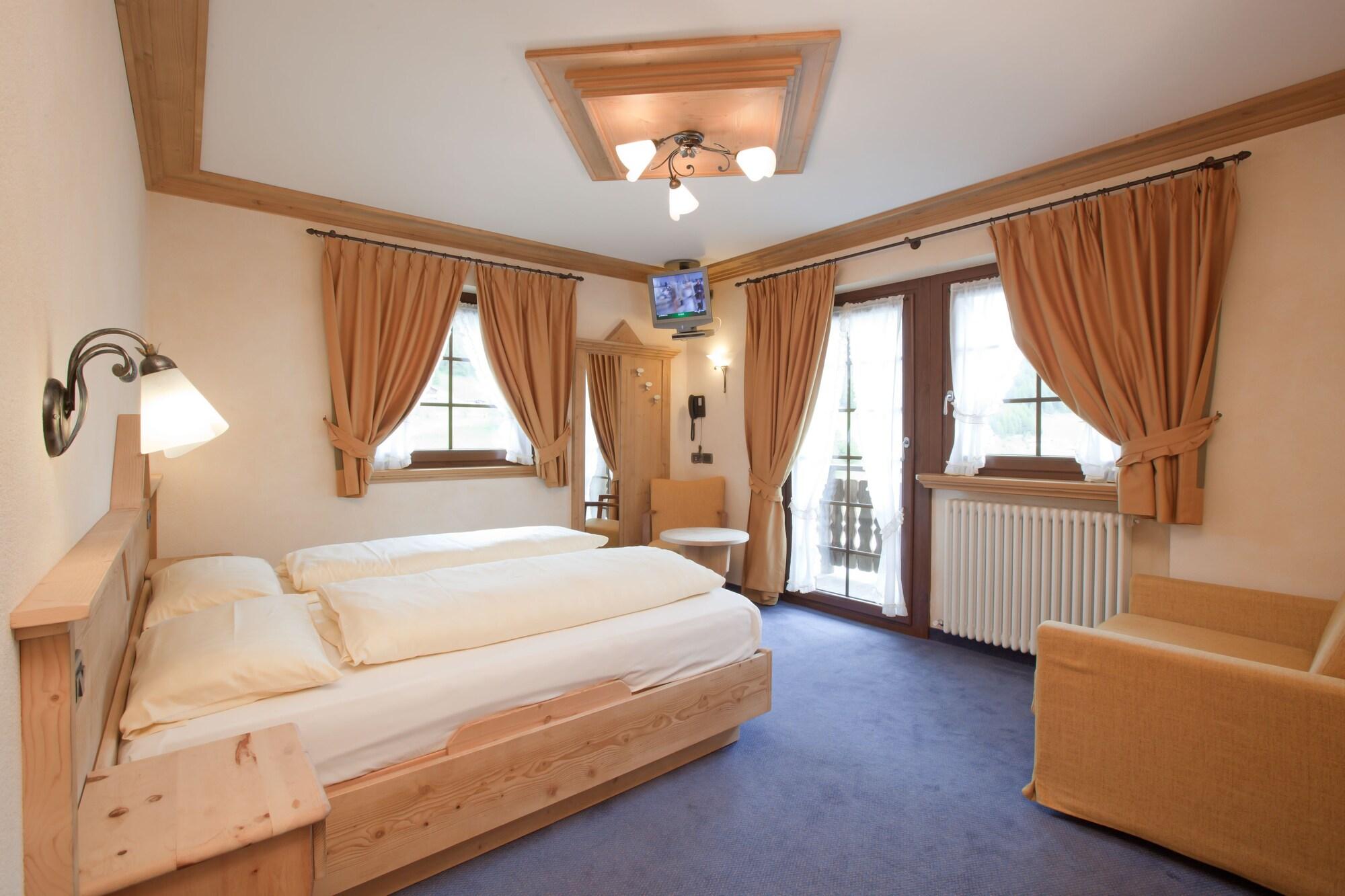 Hotel Capriolo リヴィーニョ エクステリア 写真