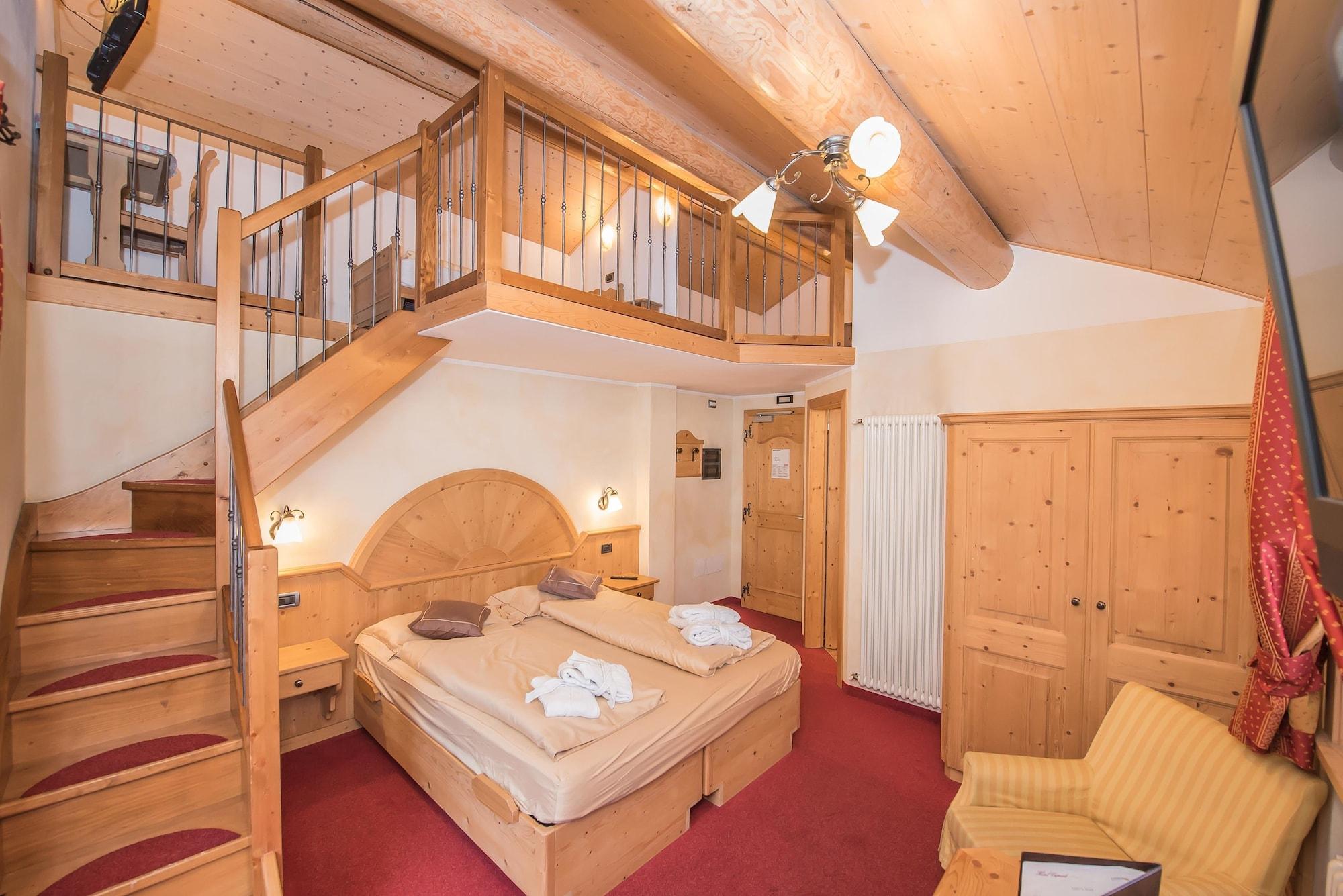 Hotel Capriolo リヴィーニョ エクステリア 写真