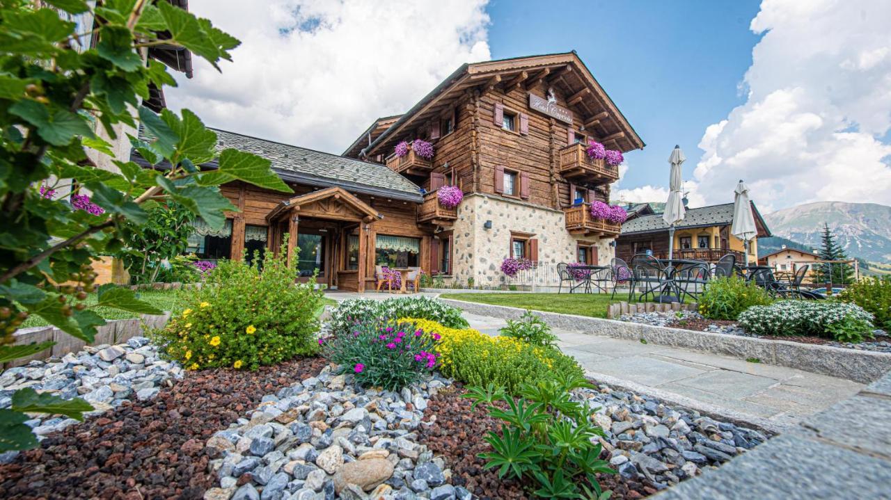 Hotel Capriolo リヴィーニョ エクステリア 写真