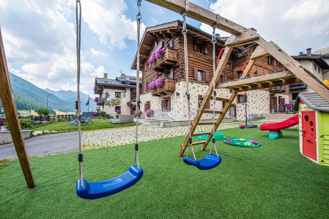 Hotel Capriolo リヴィーニョ エクステリア 写真