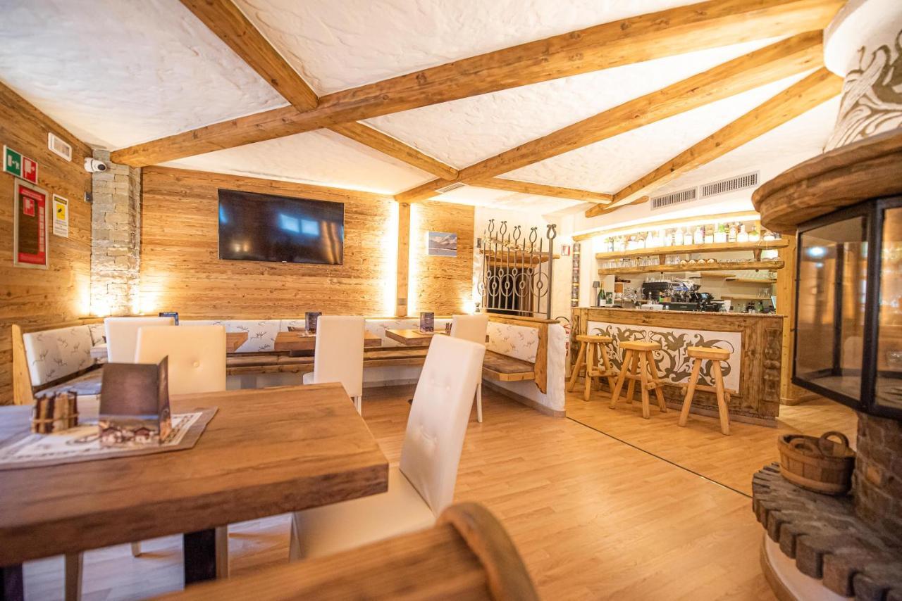Hotel Capriolo リヴィーニョ エクステリア 写真