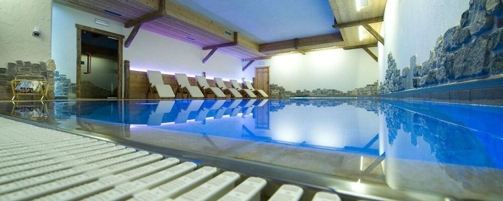 Hotel Capriolo リヴィーニョ エクステリア 写真