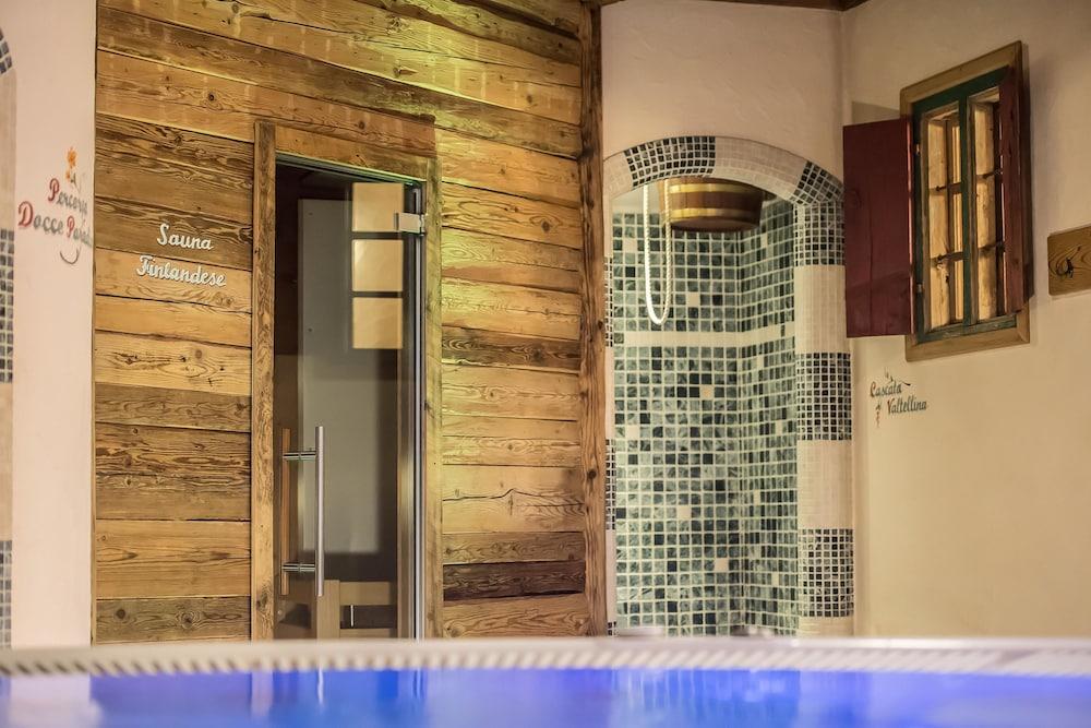 Hotel Capriolo リヴィーニョ エクステリア 写真